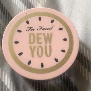 Too Faced ‘DEW YOU’ Fresh Glow Setting Powder